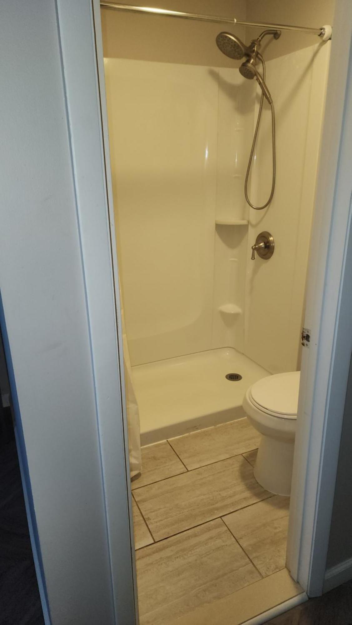 Hotel Lake Anna Glenora エクステリア 写真